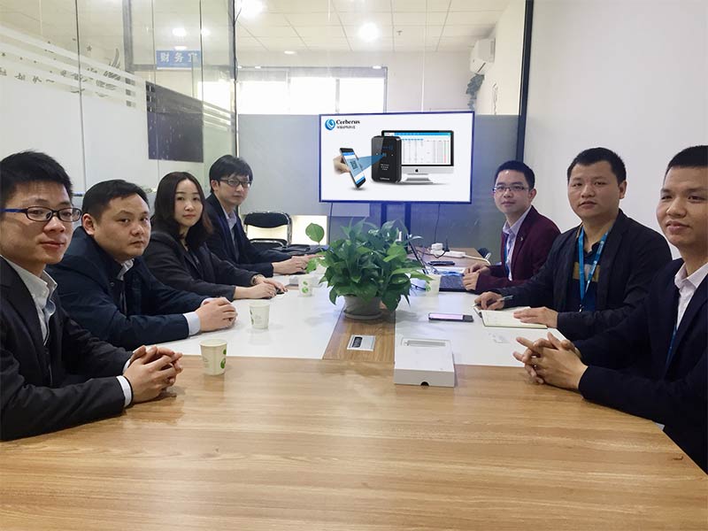 樂(lè)成置業(yè)與塞伯羅斯會(huì)面交談