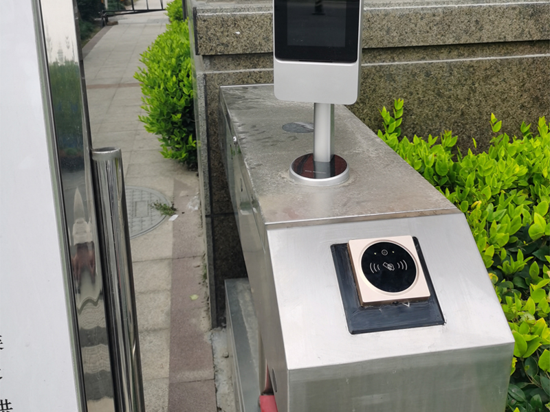 二維碼門禁在道閘上使用 二維碼門禁在道閘上使用